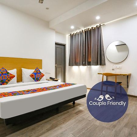 Fabhotel Vat - Meera Bagh Delhi Kültér fotó