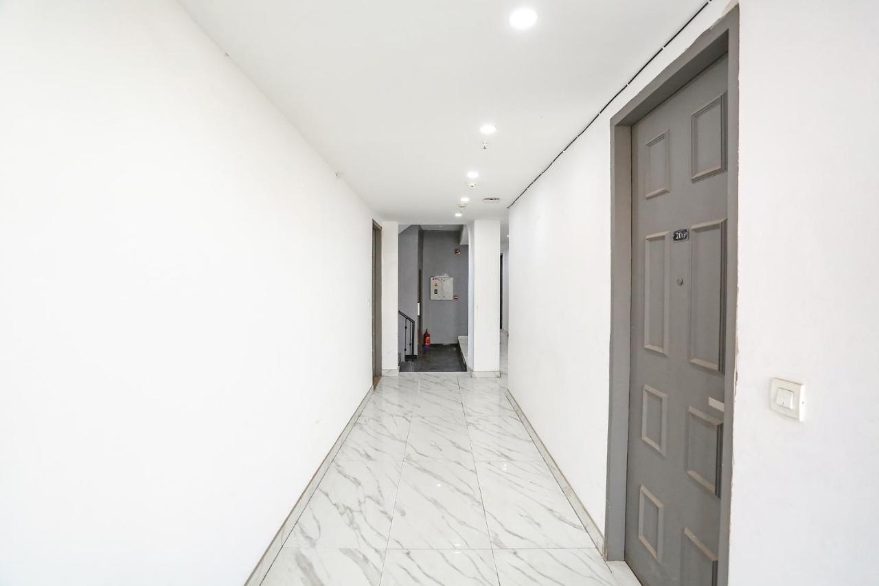 Fabhotel Vat - Meera Bagh Delhi Kültér fotó