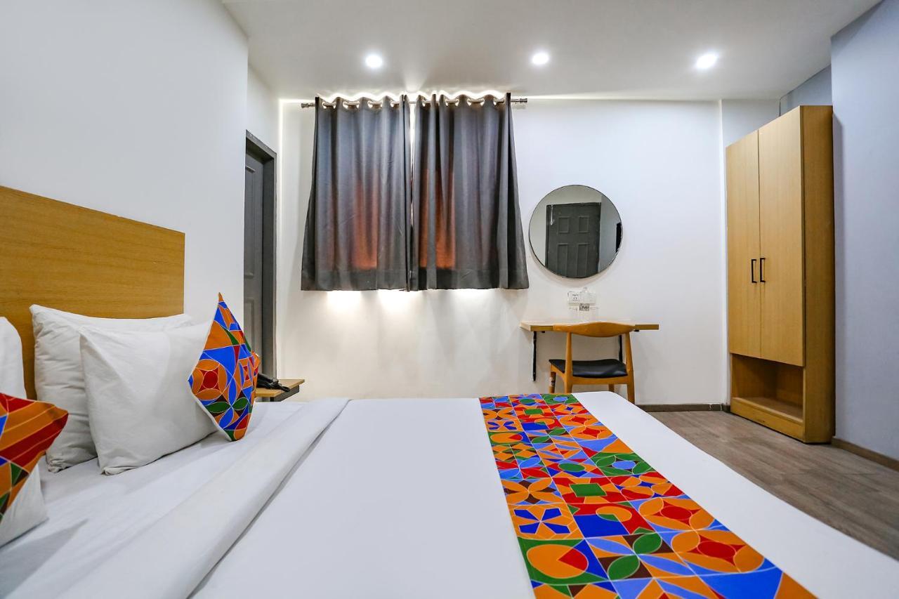 Fabhotel Vat - Meera Bagh Delhi Kültér fotó