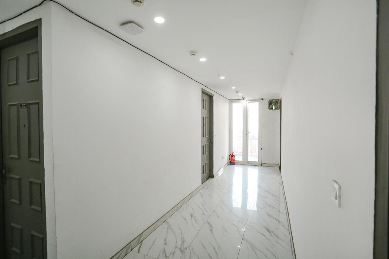 Fabhotel Vat - Meera Bagh Delhi Kültér fotó