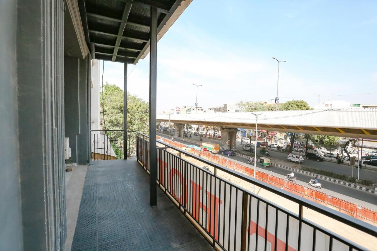 Fabhotel Vat - Meera Bagh Delhi Kültér fotó