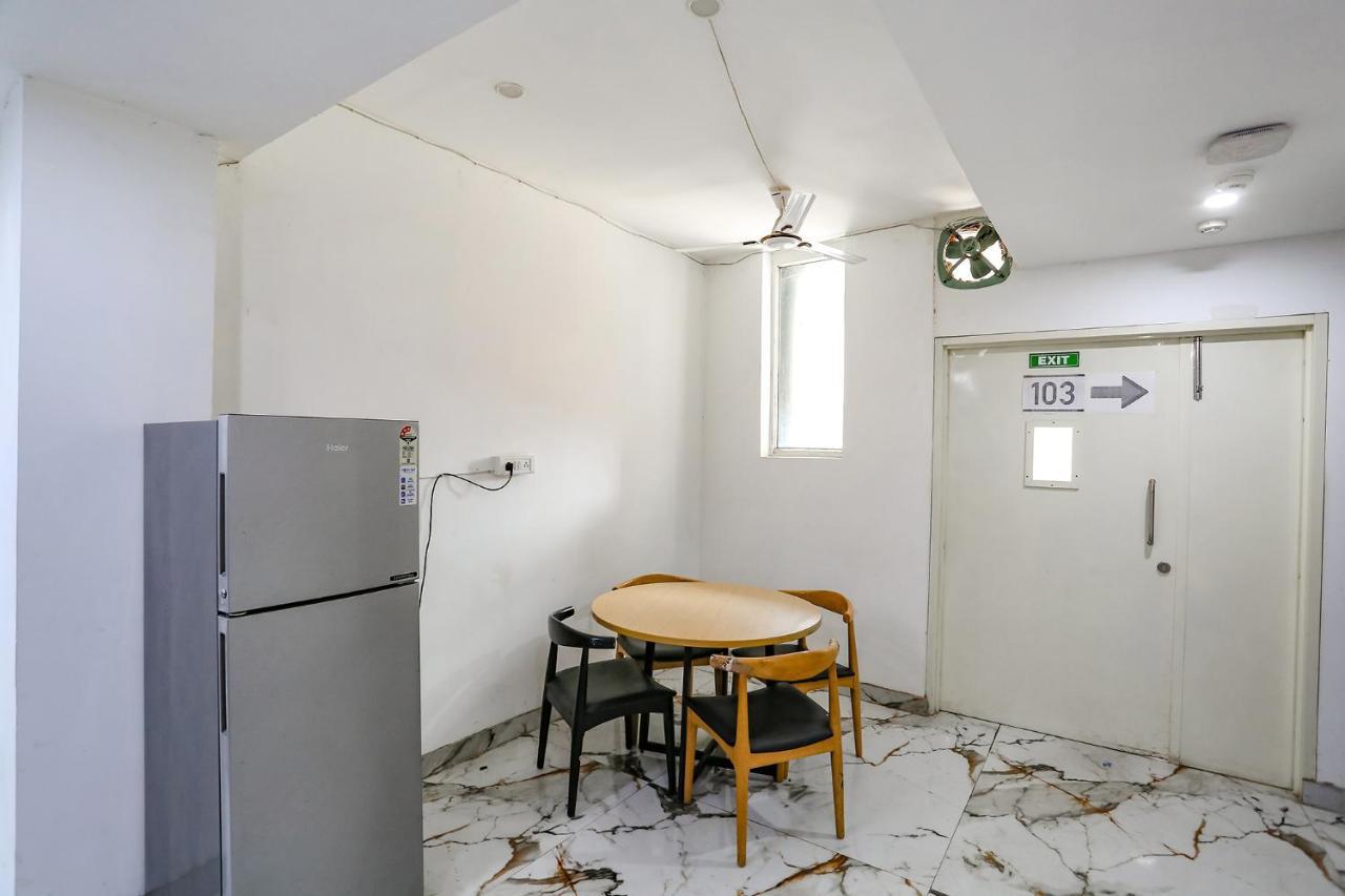 Fabhotel Vat - Meera Bagh Delhi Kültér fotó
