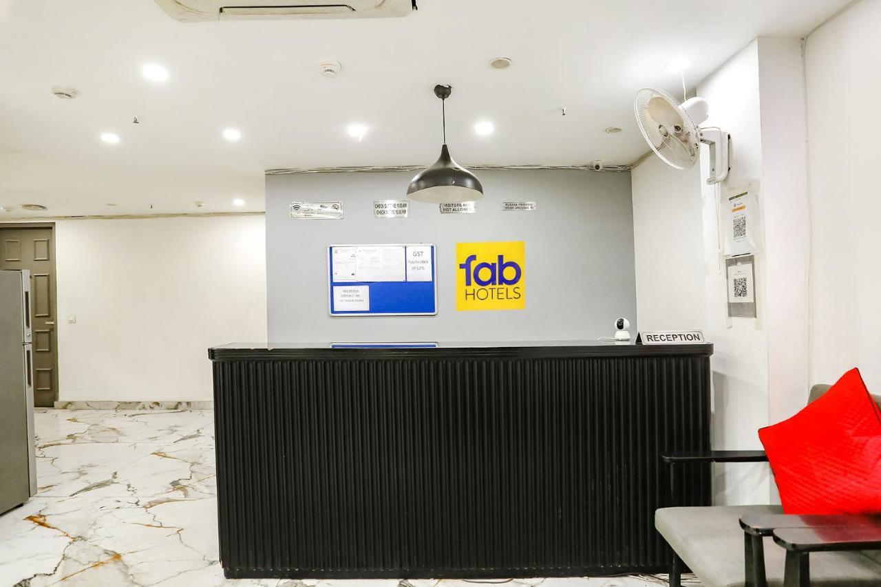 Fabhotel Vat - Meera Bagh Delhi Kültér fotó