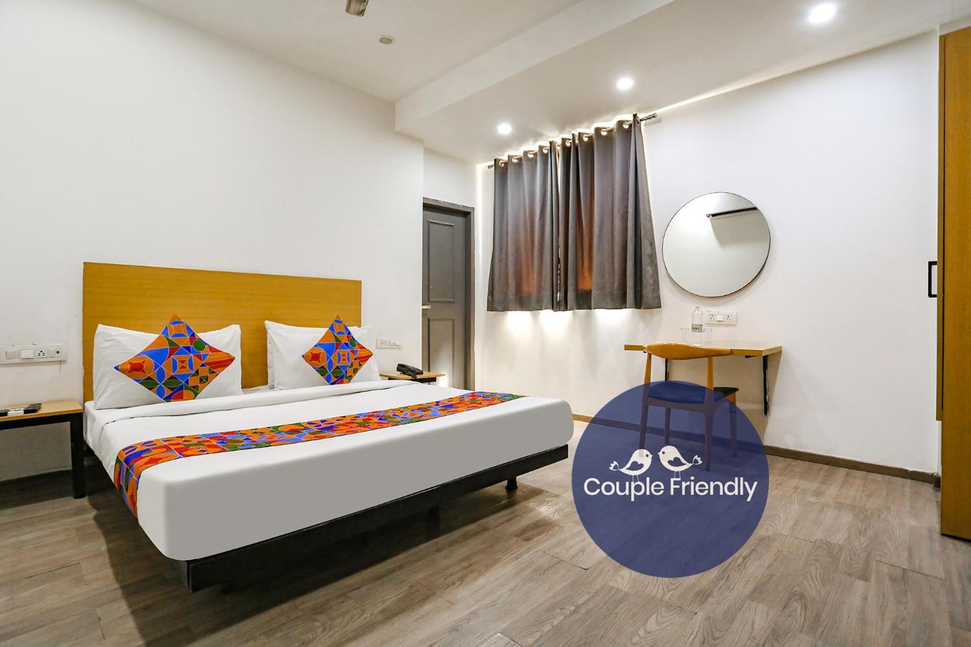 Fabhotel Vat - Meera Bagh Delhi Kültér fotó